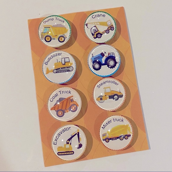 Set/8 𝑯𝒂𝒏𝒅𝒎𝒂𝒅𝒆 Magnets Construction Vehicles Cabochons Gift - Picture 2 of 9